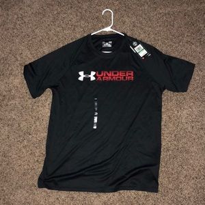 NEVER WORN- Under Armour short sleeve T-shirt
